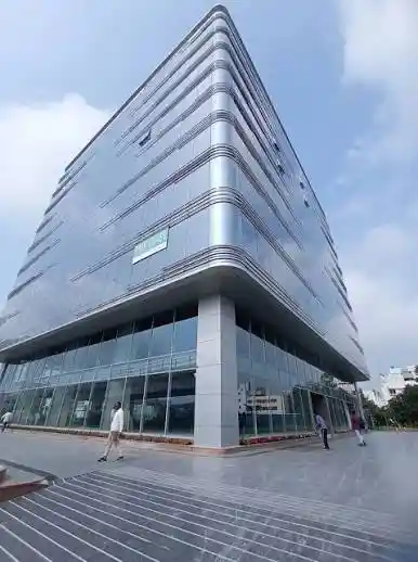 Commercial Construction Services – Modern Office Building Project